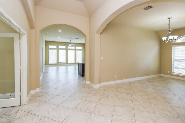 Foto del edificio - 10310 Rouken Glen Ct.