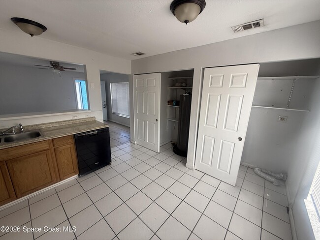 Foto del edificio - 1527 Schoolhouse St