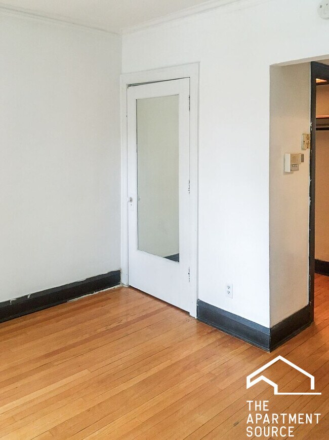 Foto del edificio - 4606 N Winchester Ave