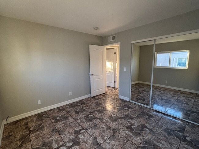 Foto del edificio - 15384 Perris Blvd