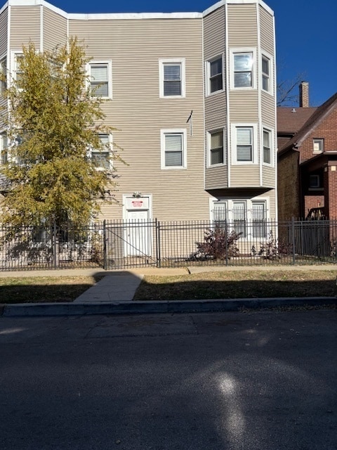 Building Photo - 1500 E 73rd St