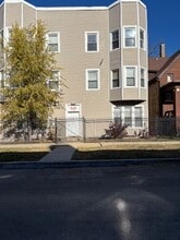 Building Photo - 1500 E 73rd St