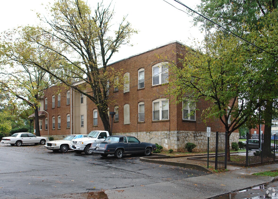 Building Photo - 462 NE Angier Ave