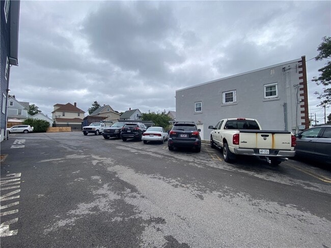 Building Photo - 233 W Commercial St