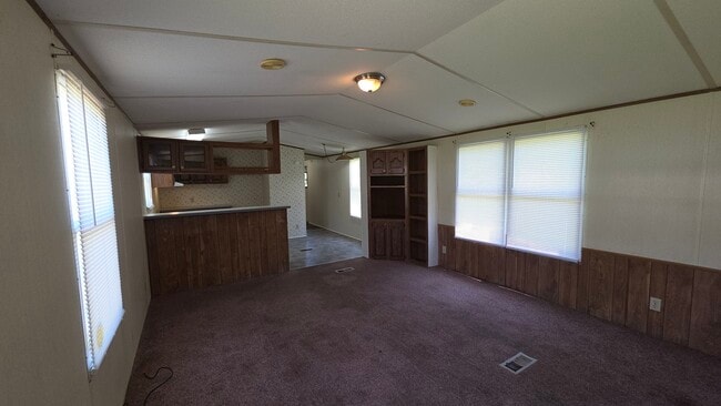 Building Photo - 77 Saturn Ln