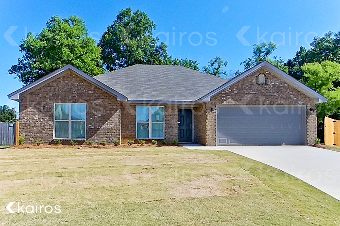 Primary Photo - 265 Silver Pointe Dr.