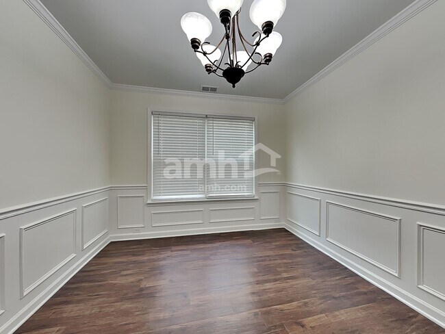 Foto del edificio - 7410 Henderson Park Rd