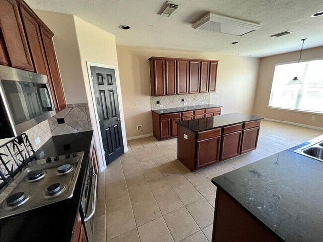Foto del edificio - 810 Almond Pointe