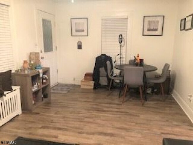 Building Photo - 522 Locust Ave