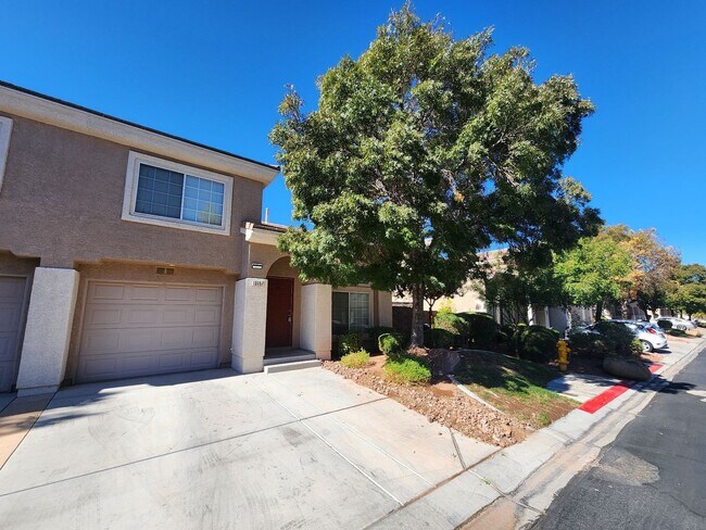 Foto del edificio - Beautiful townhouse in Silverado Ranch