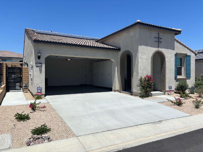 Building Photo - Stylish 2-Bedroom Oasis Domani, Residents ...