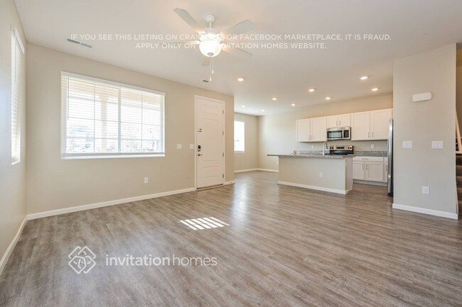 Building Photo - 1736 S Elk Way