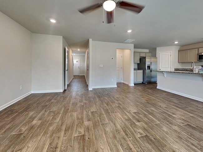 Building Photo - 331 Crooked Pne Ct