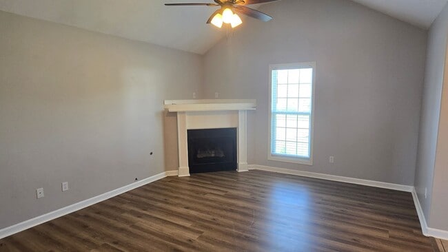 Foto del edificio - 18 Long Meadow Dr