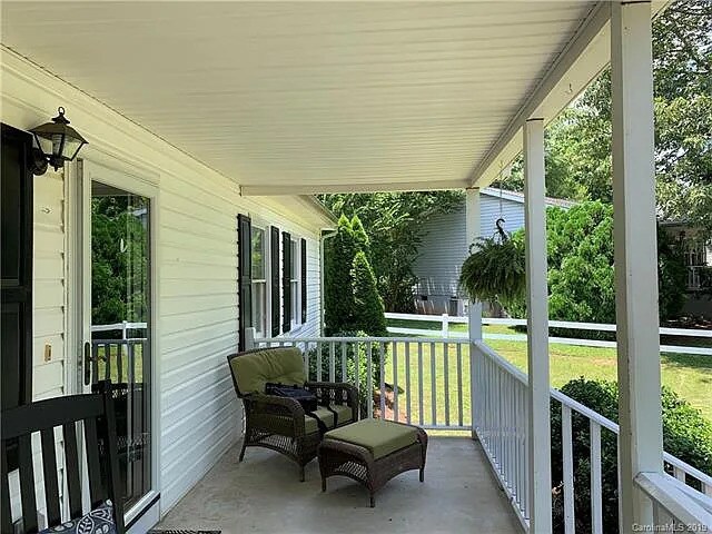 Building Photo - 206 Ross Ct