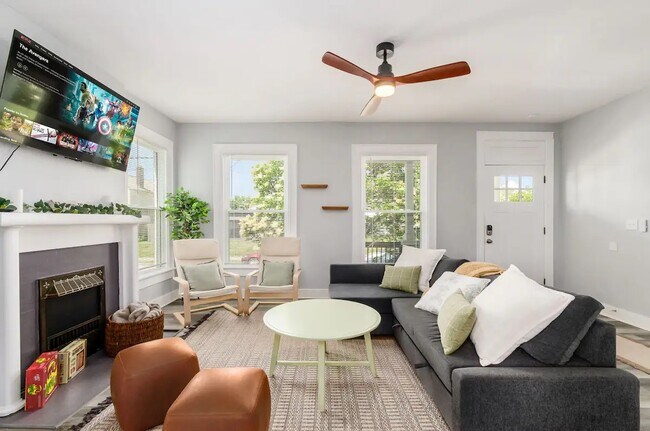 Living Room - 63 E Moler St