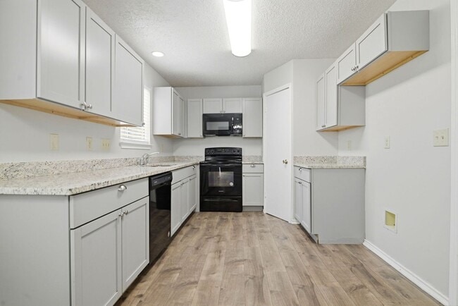 Foto del edificio - CHARMING 3 Bedroom - NORTHWEST CROSSING