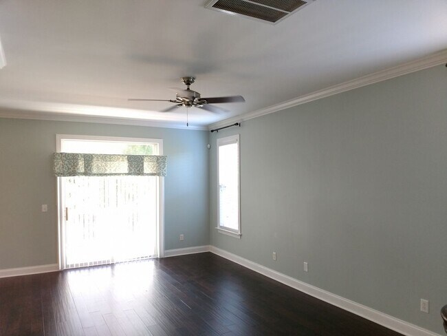 Building Photo - RIVER POINTE TOWNHOMES