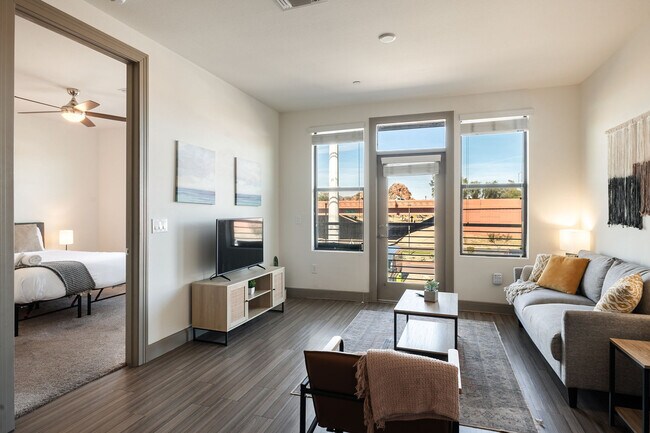 Foto del edificio - 555 N College Ave