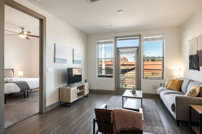 Building Photo - 555 N College Ave