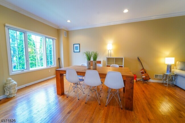 Foto del edificio - 1088 Smith Manor Blvd