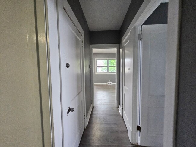 Building Photo - 1 bedroom 1 bath apartment for rent