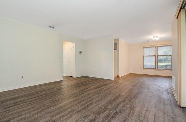 Foto del edificio - 107 Huckleberry Ct