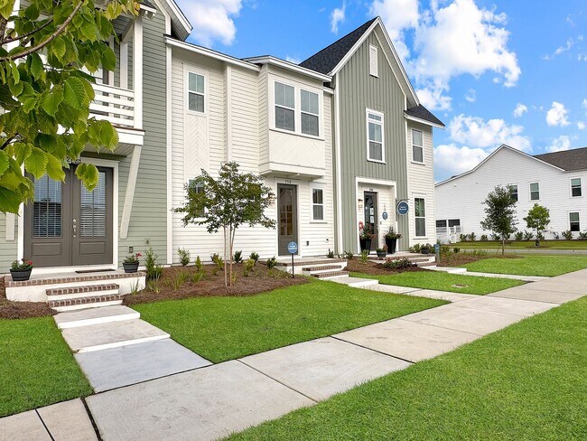 Building Photo - Luxury Townhome in Midtown Nexton
