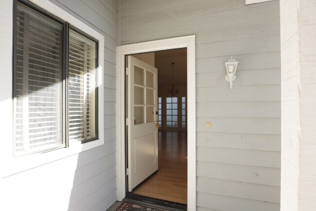 Puerta principal - 4 Summerfield