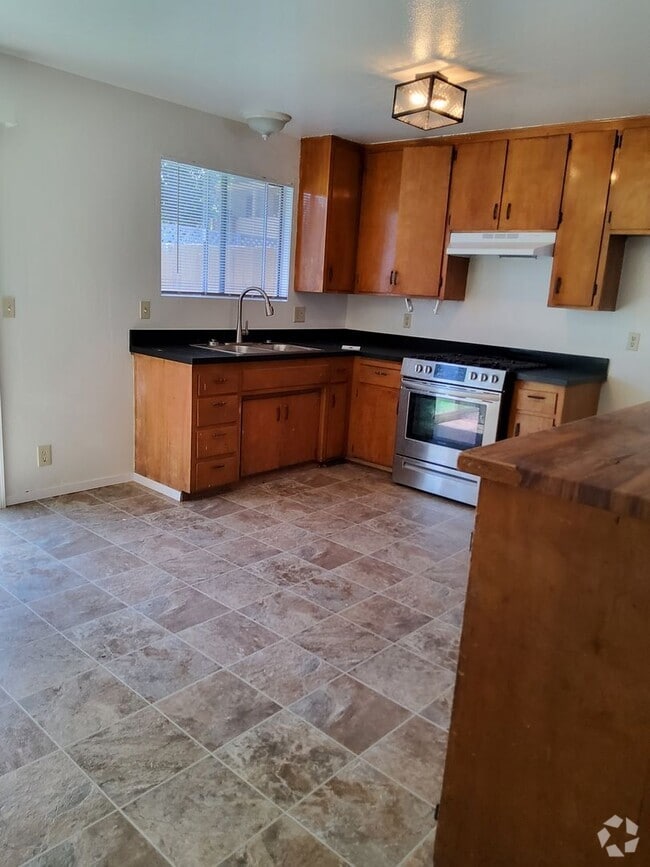 Building Photo - 1242 Seabright Ave