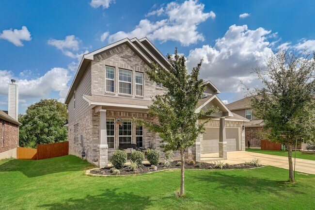 Building Photo - 4 Bedroom/3 Bath home w/Community Pool!