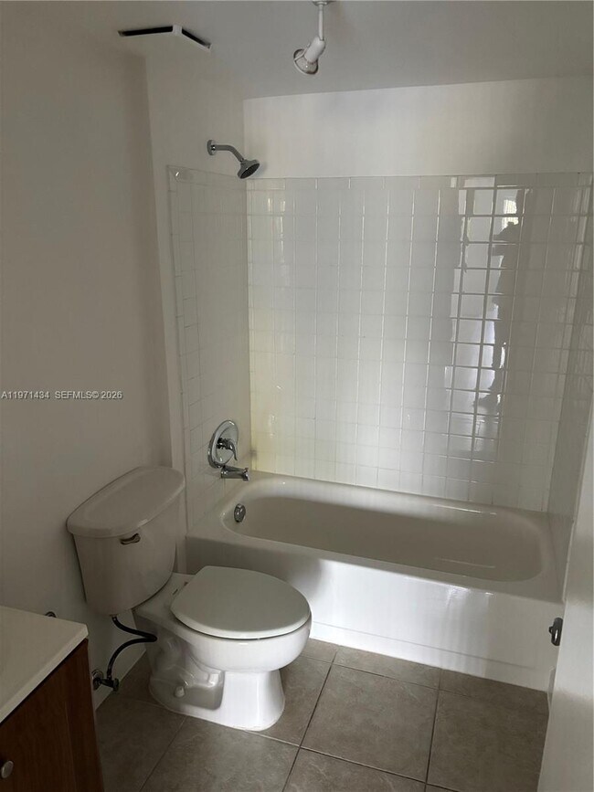 Foto del edificio - 7900 Camino Cir