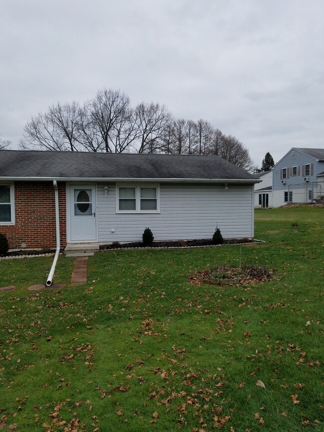 Building Photo - 917 S Chester Rd