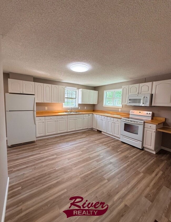 Foto del edificio - 5735 Deans Bridge Rd