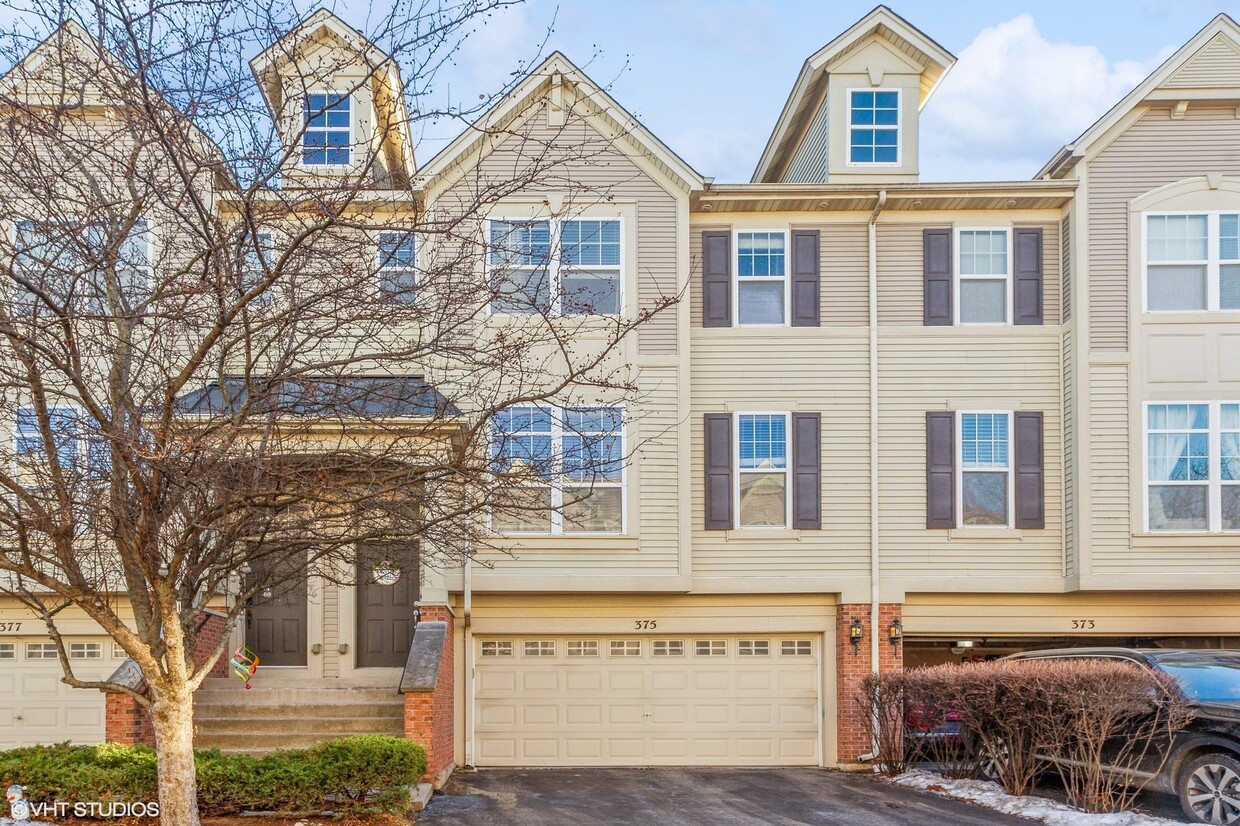 Primary Photo - 375 N Commerce St