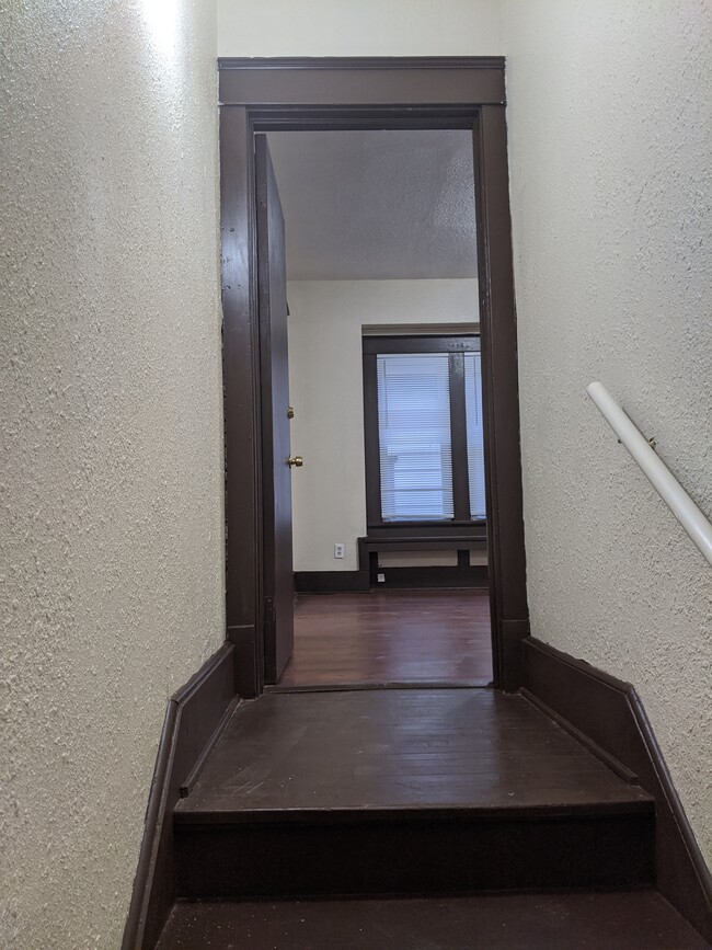 Building Photo - 1511 W Burleigh St