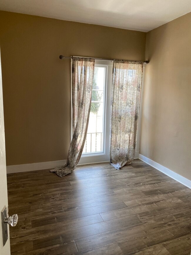 1st bedroom - 731 35th St