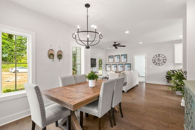 Foto del edificio - Designer Home near Auburn University's Campus!