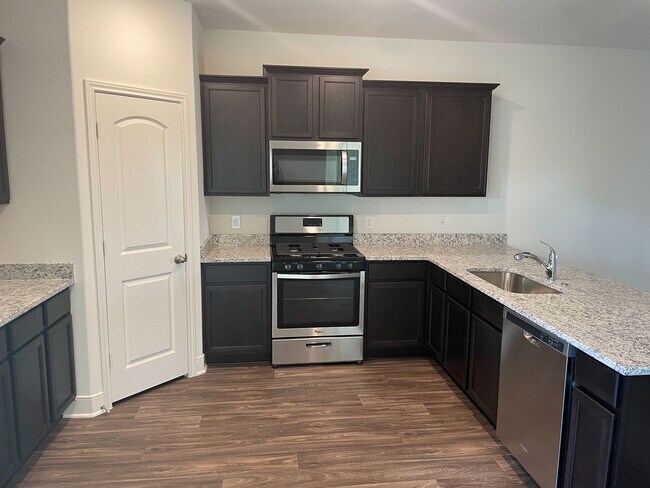 Building Photo - Preserve at Medina 5 Bedroom Brand New Con...