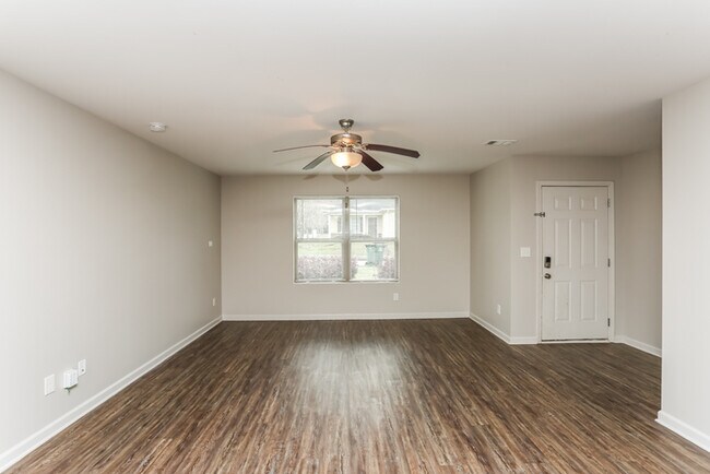 Foto del edificio - 5205 Tew Ln SW