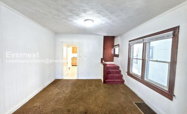 Foto del edificio - 3 Bed /1 Bath Townhome / Pet-Friendly / Vouchers Accepted / Available Now!