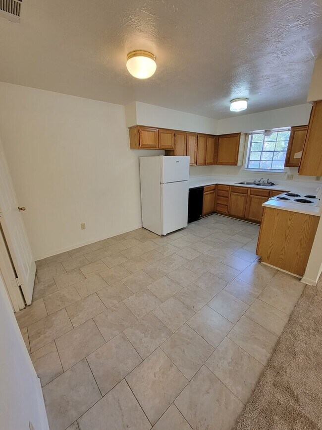 Foto del edificio - College Station - 3 Bedrooms / 2 baths four plex downstairs unit.