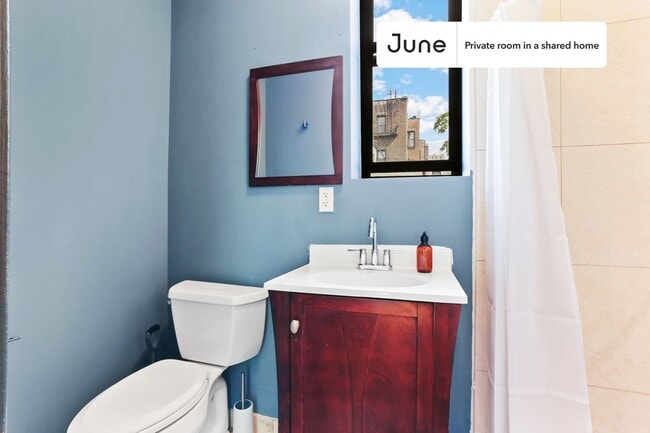 Foto del edificio - Room in Shared 4 bed/3 bath home