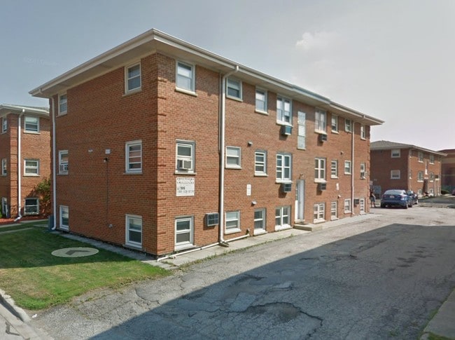 Building Photo - 9459 Maple Dr