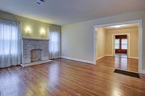 Building Photo - 2214 Oxford St