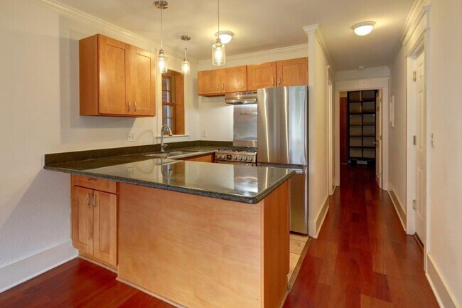 Foto del edificio - 215 17th Ave E