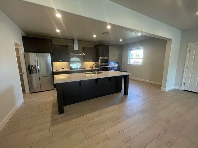 Foto del edificio - NEWER BUILT 3 BED/2 BATH HOME