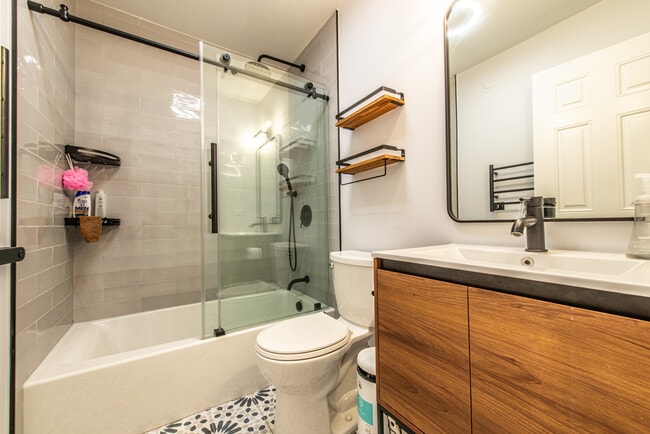 Foto del edificio - 2707 N Halsted St