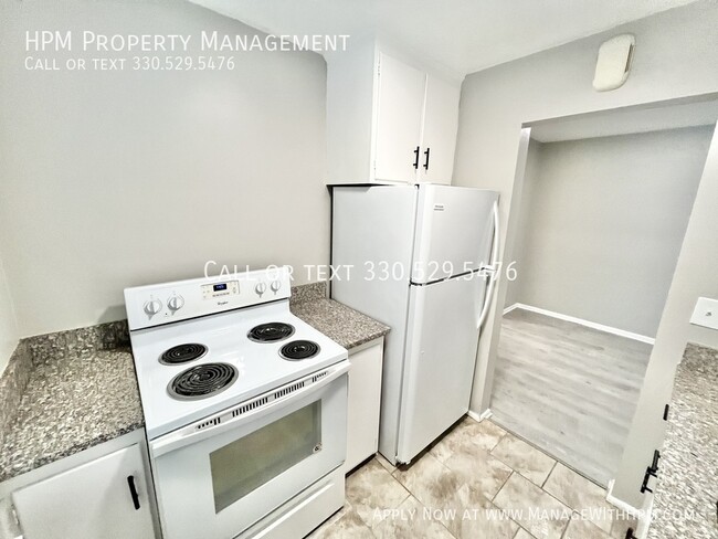 Building Photo - Remodeled one-bedroom apartment. First mon...