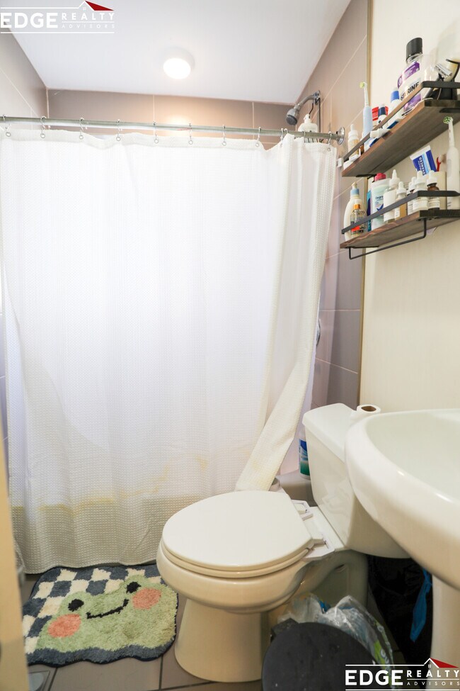 Foto del edificio - 21-23 Weitz St. Unit 1